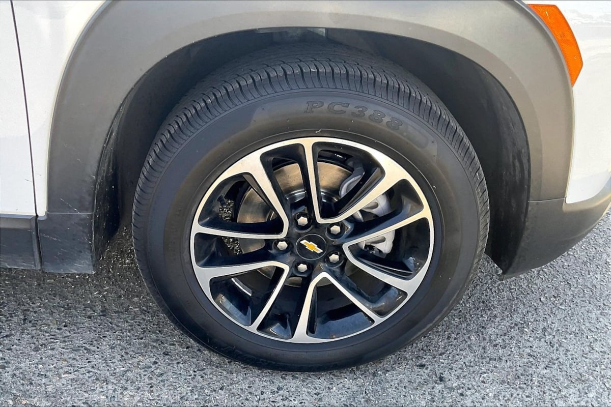 Photo 8 of this Chevrolet Trailblazer