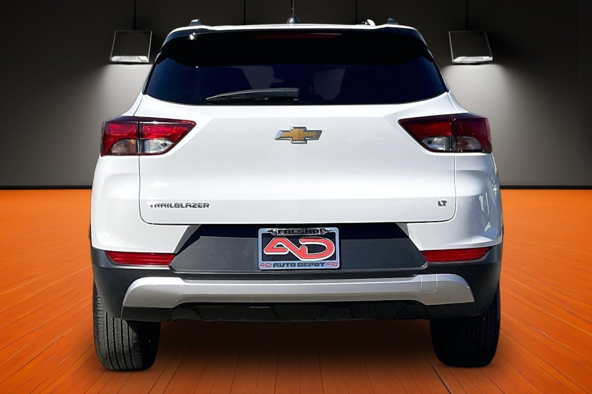Photo 4 of this Chevrolet Trailblazer