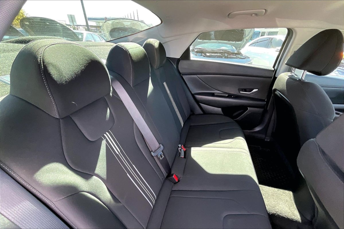 Photo 22 of this Hyundai Elantra Hybrid