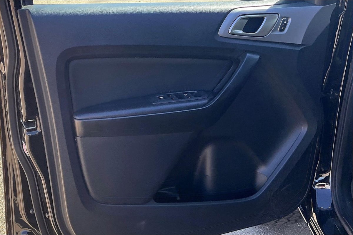Photo 18 of this Ford Ranger