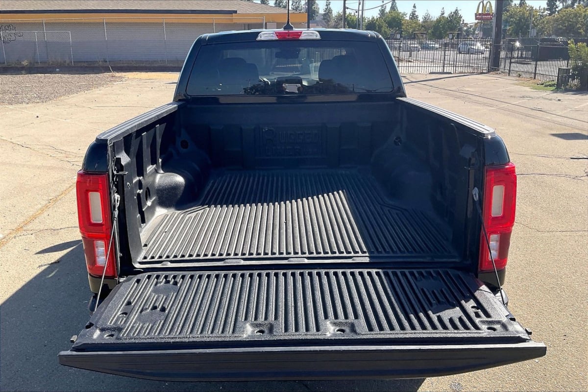 Photo 26 of this Ford Ranger