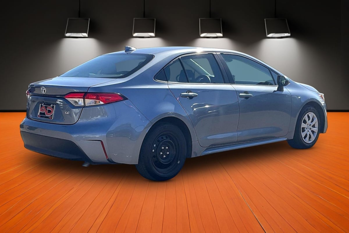 Photo 11 of this Toyota Corolla