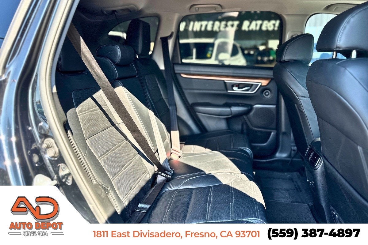 Photo 16 of this Honda CR-V Hybrid