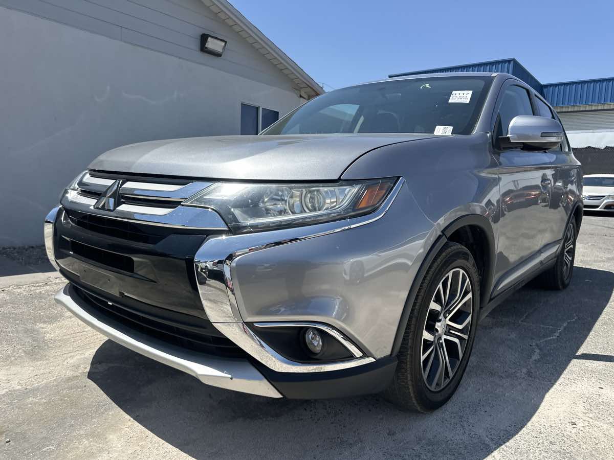 Used 2016 Mitsubishi Outlander SE with VIN JA4AD3A39GZ018709 for sale in Victorville, CA