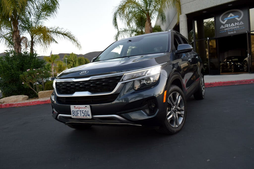 2021 Kia Seltos S photo 3