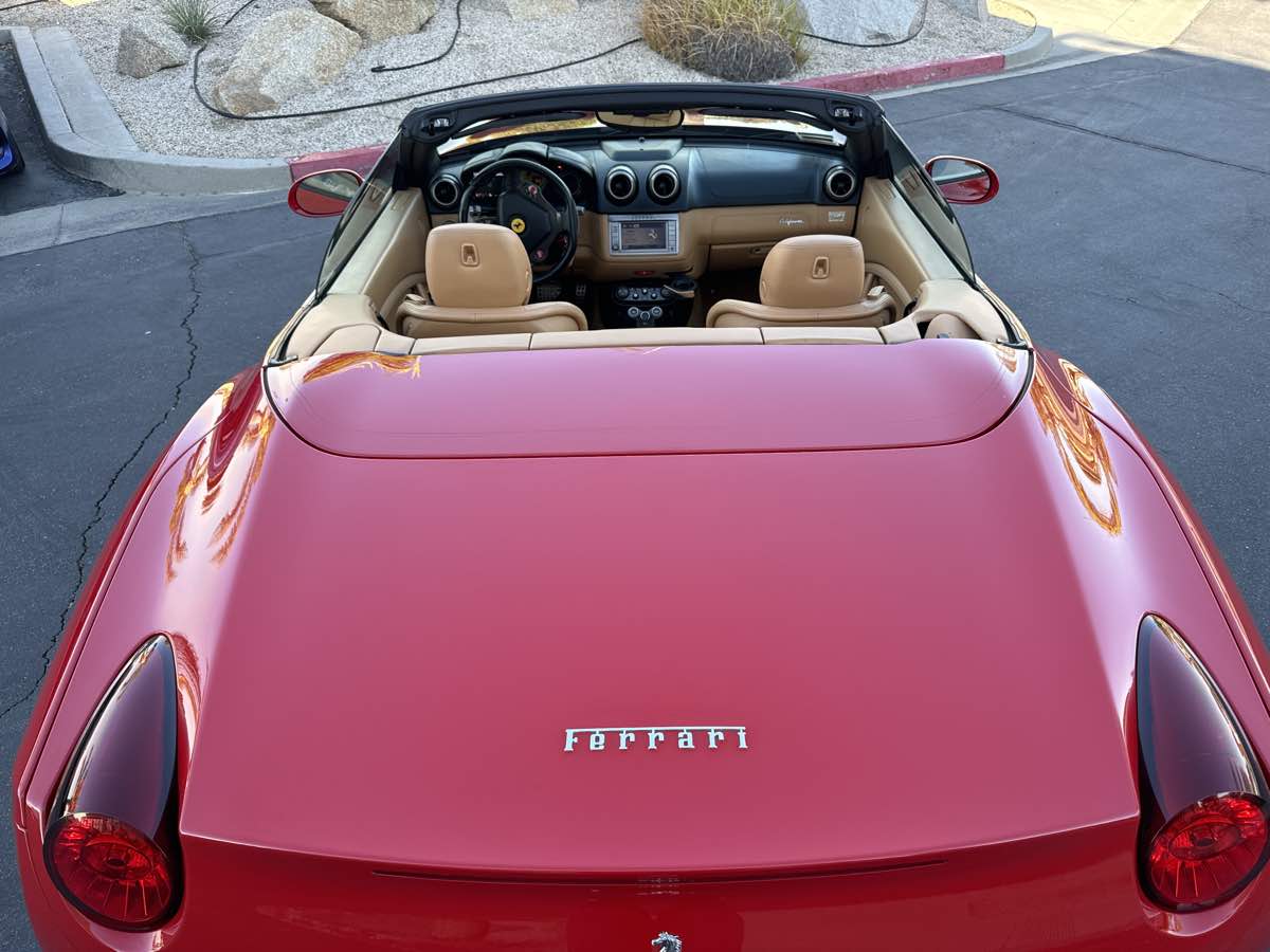 2010 Ferrari California Base photo 23