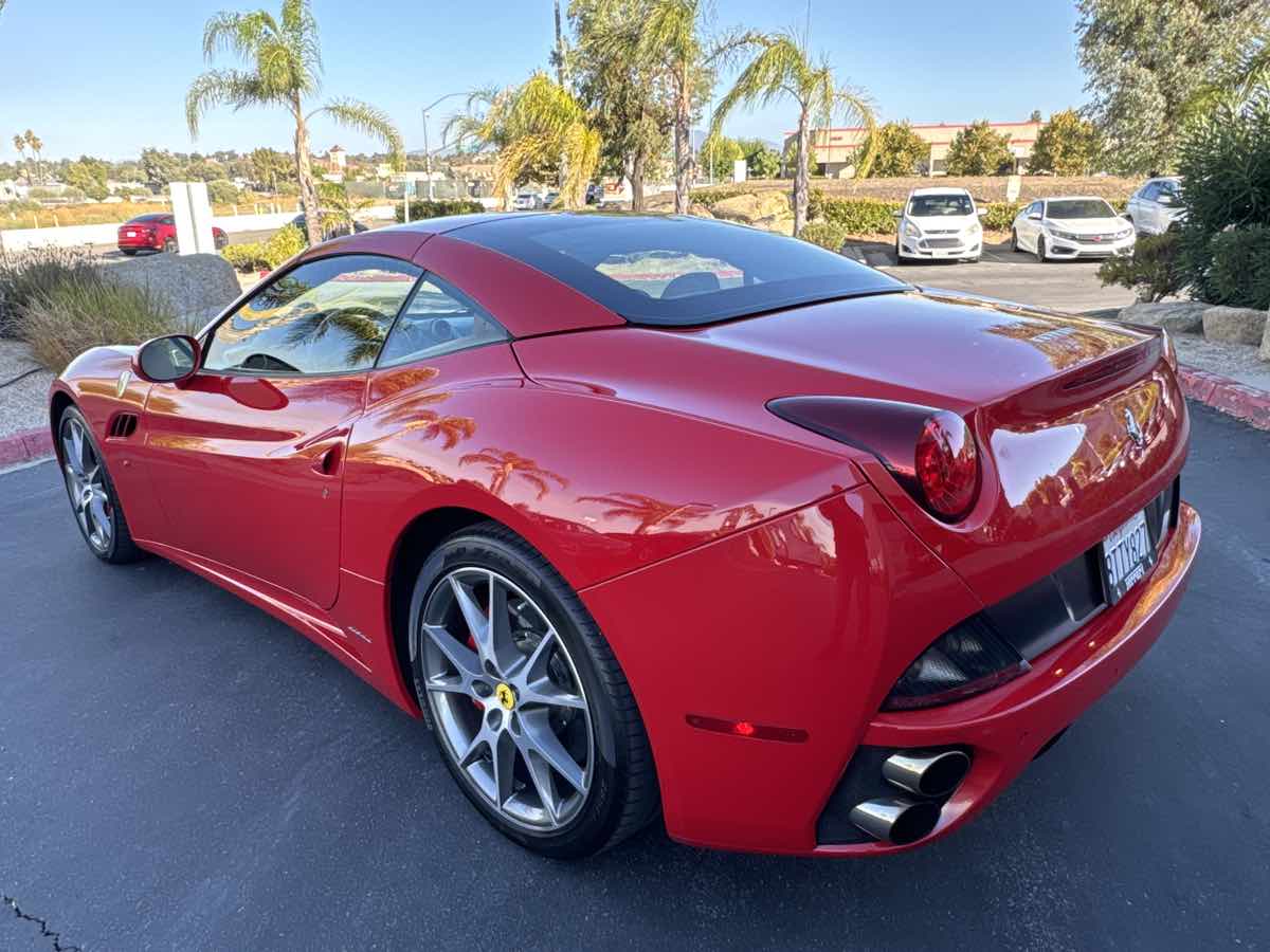 2010 Ferrari California Base photo 4