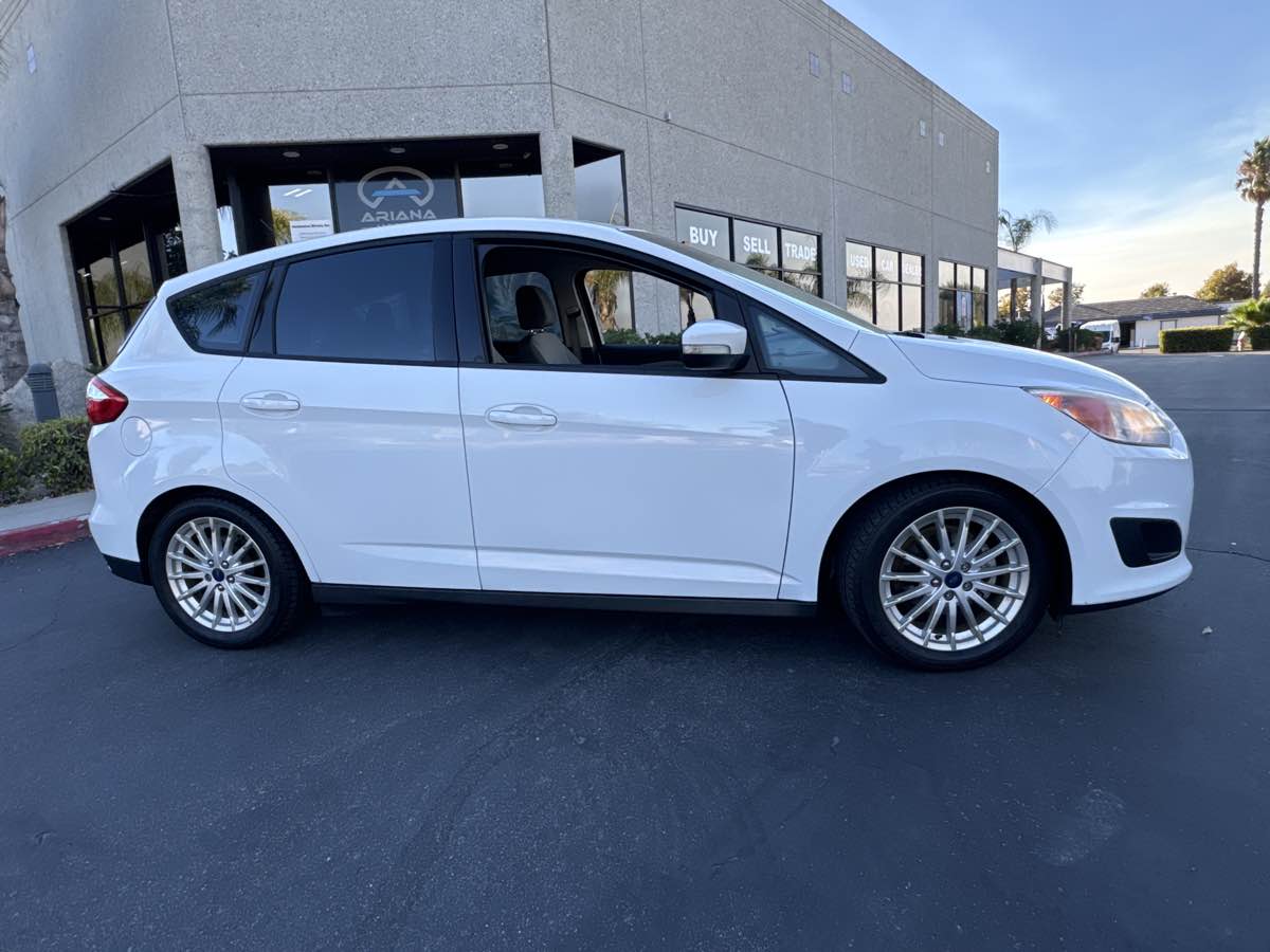 2016 Ford C-Max SE photo 12