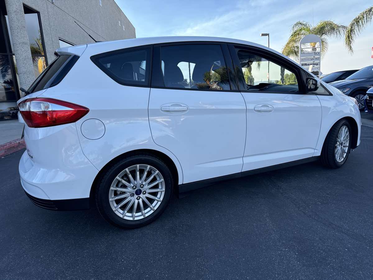 2016 Ford C-Max SE photo 8