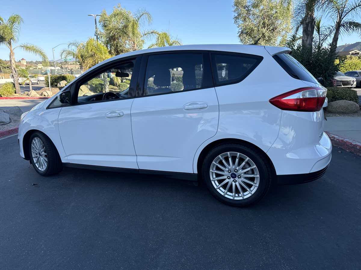 2016 Ford C-Max SE photo 13