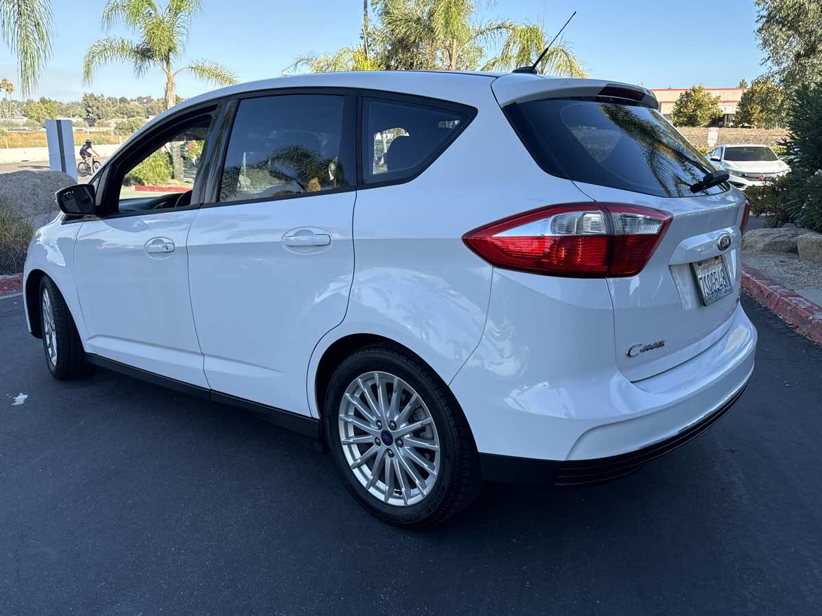 2016 Ford C-Max SE photo 14