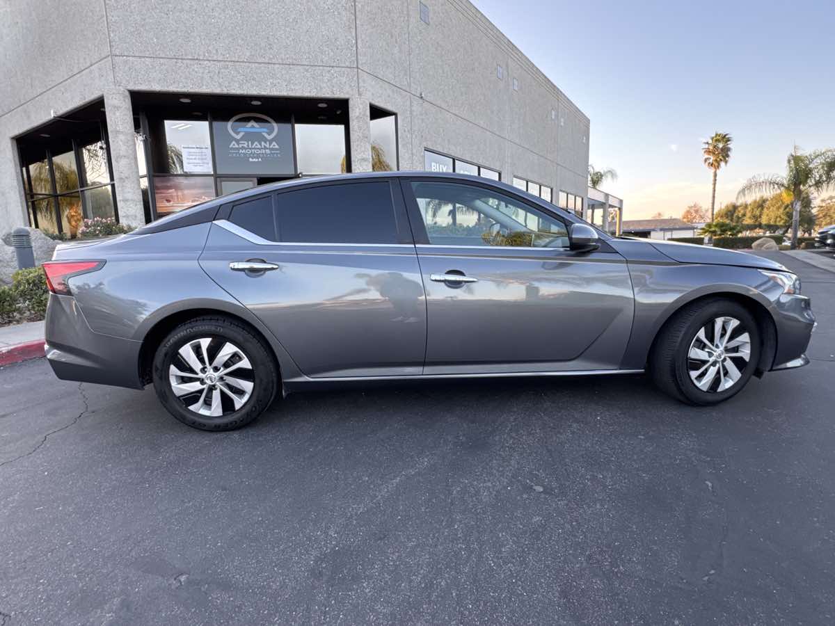 2020 Nissan Altima S photo 10