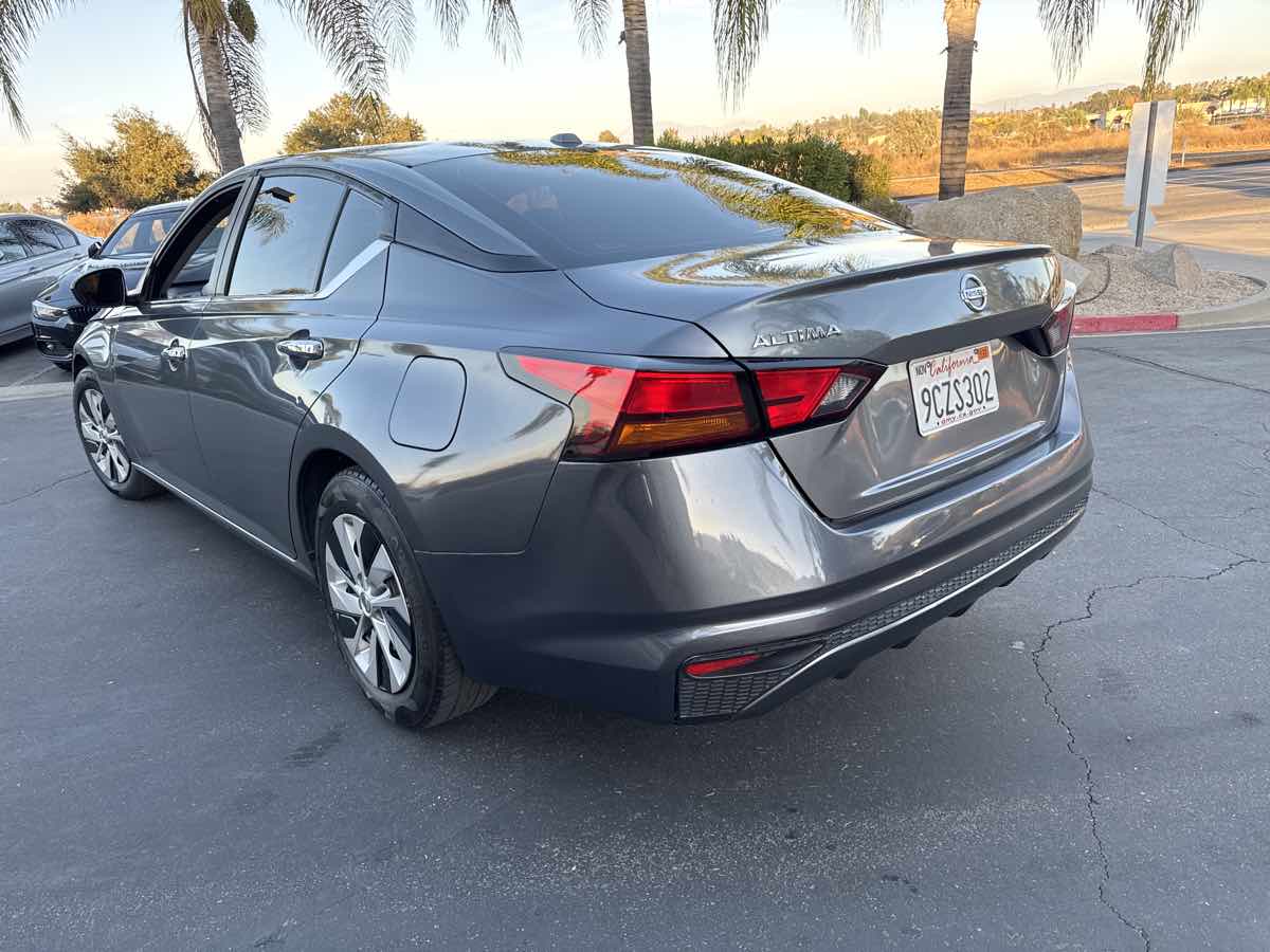 2020 Nissan Altima S photo 13