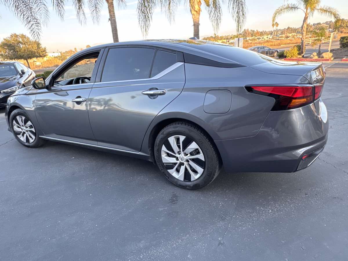 2020 Nissan Altima S photo 5