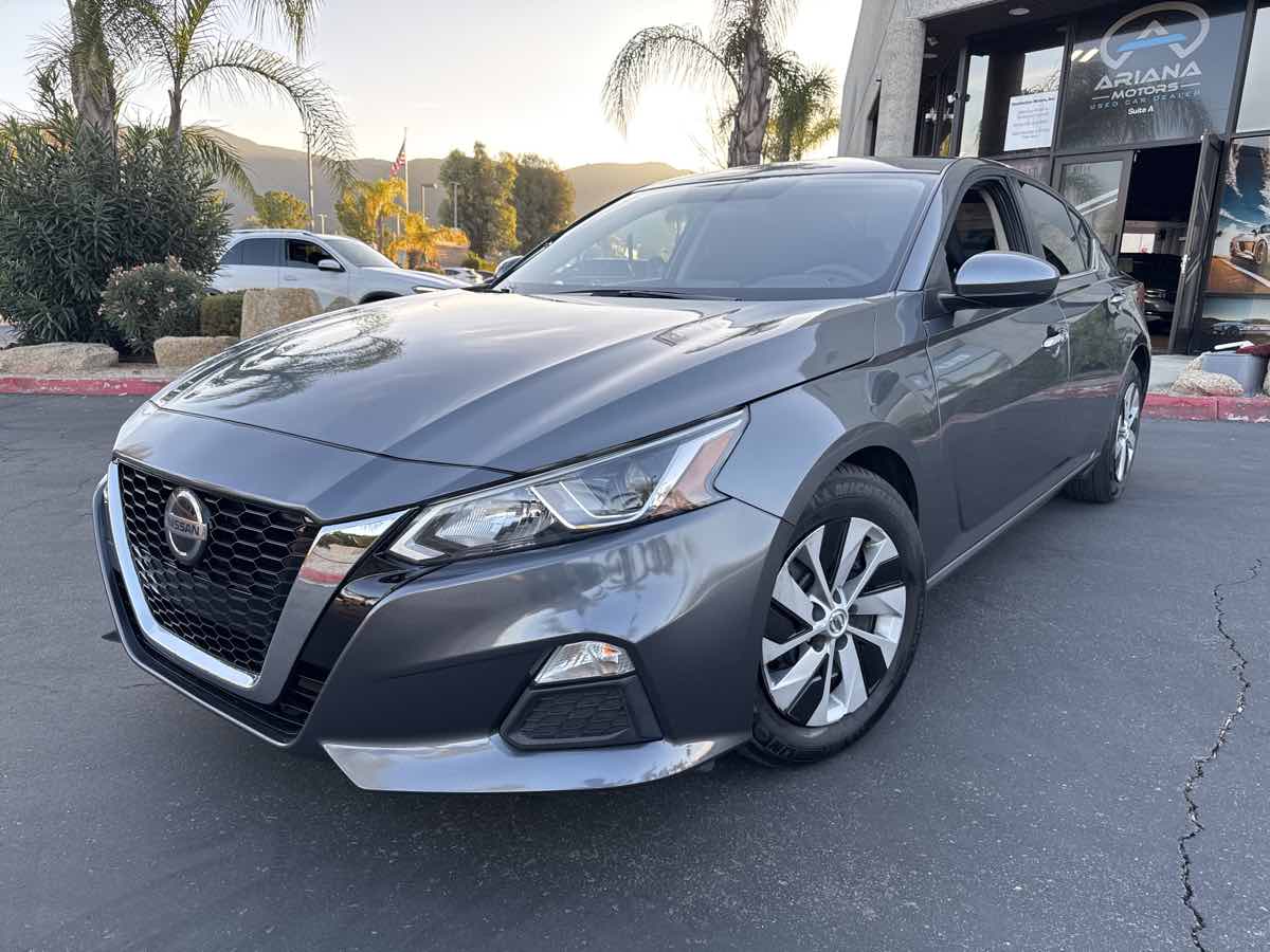 2020 Nissan Altima S photo 2