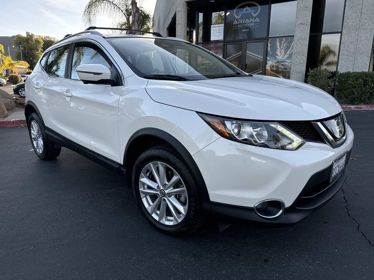 2019 Nissan Rogue Sport SV photo 2