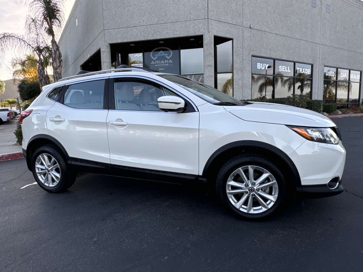 2019 Nissan Rogue Sport SV photo 3