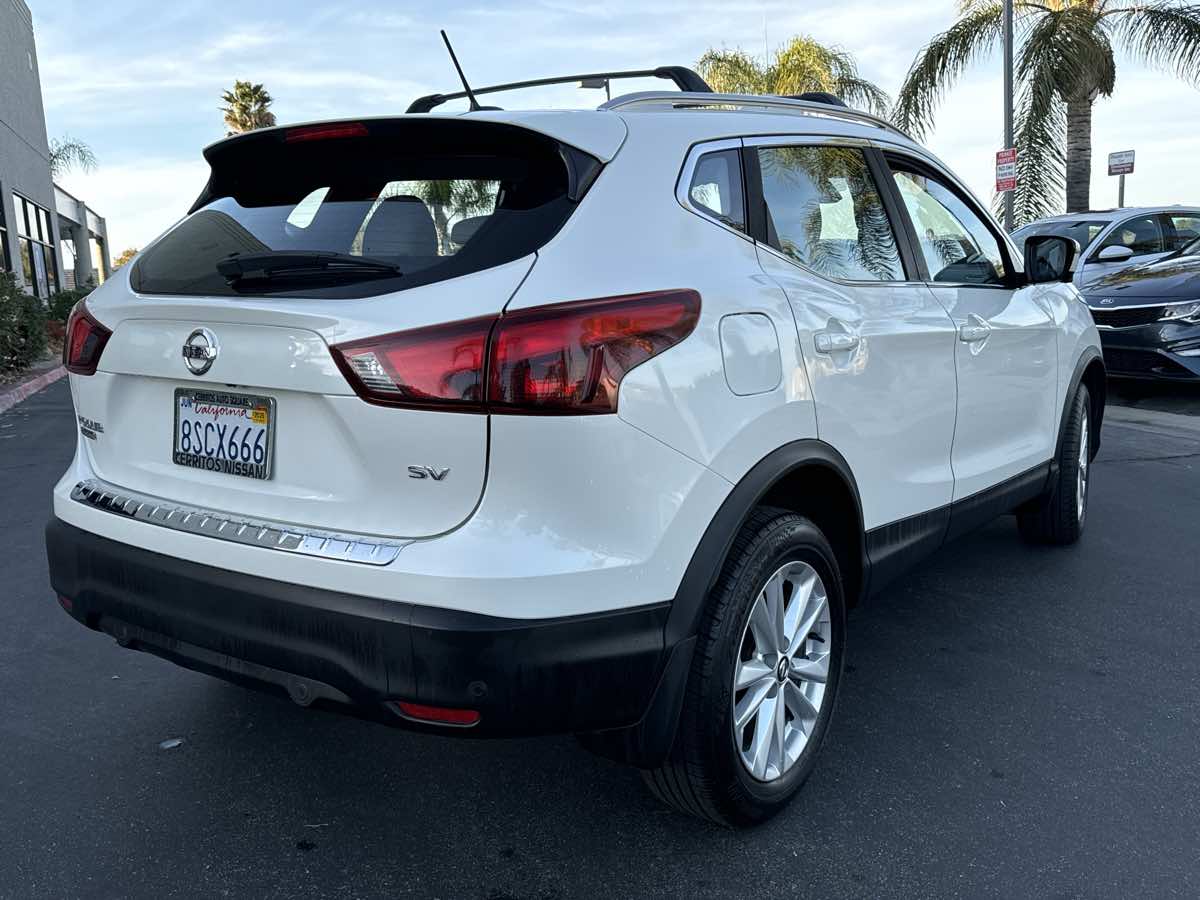 2019 Nissan Rogue Sport SV photo 5