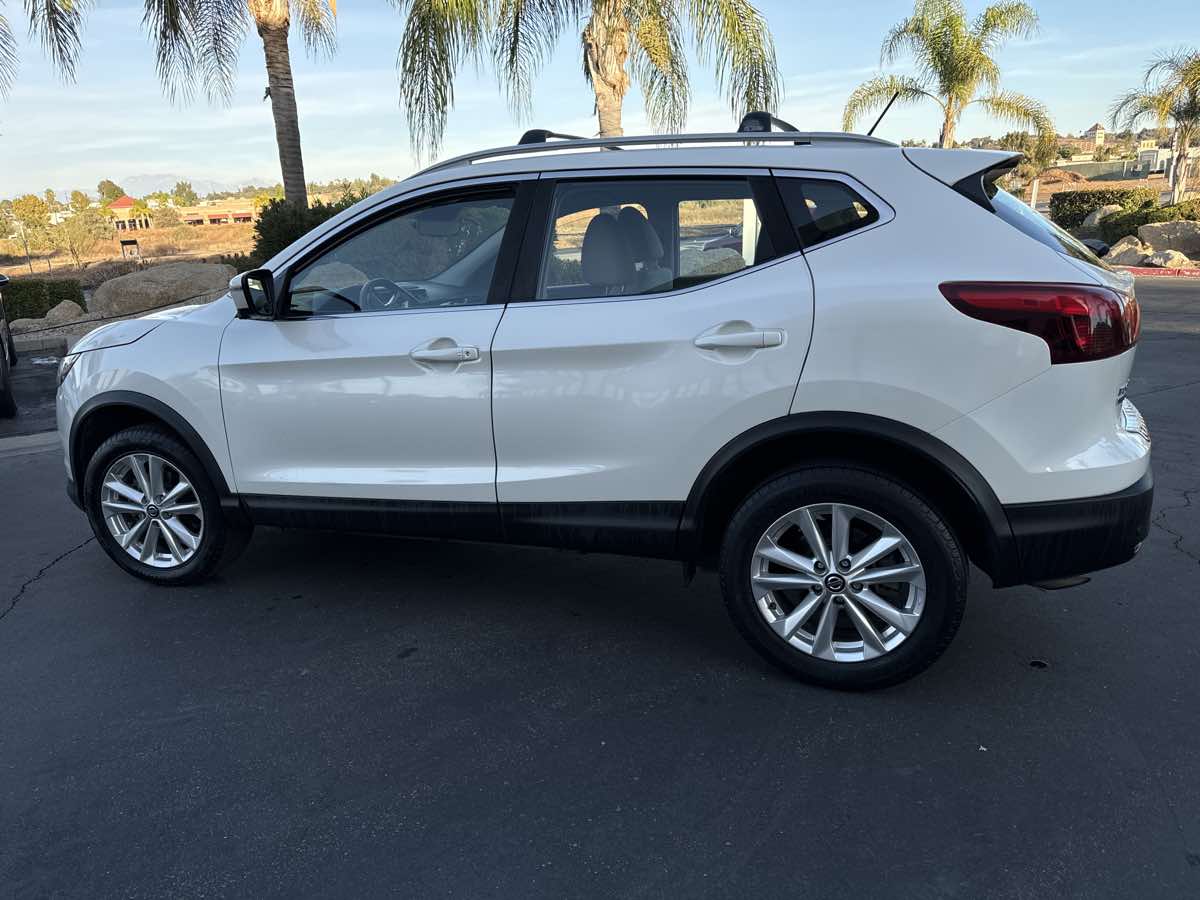 2019 Nissan Rogue Sport SV photo 9