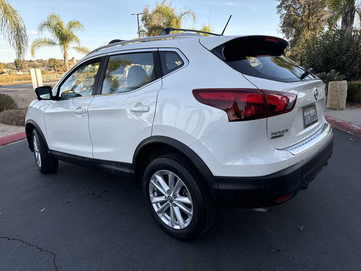 2019 Nissan Rogue Sport SV photo 16