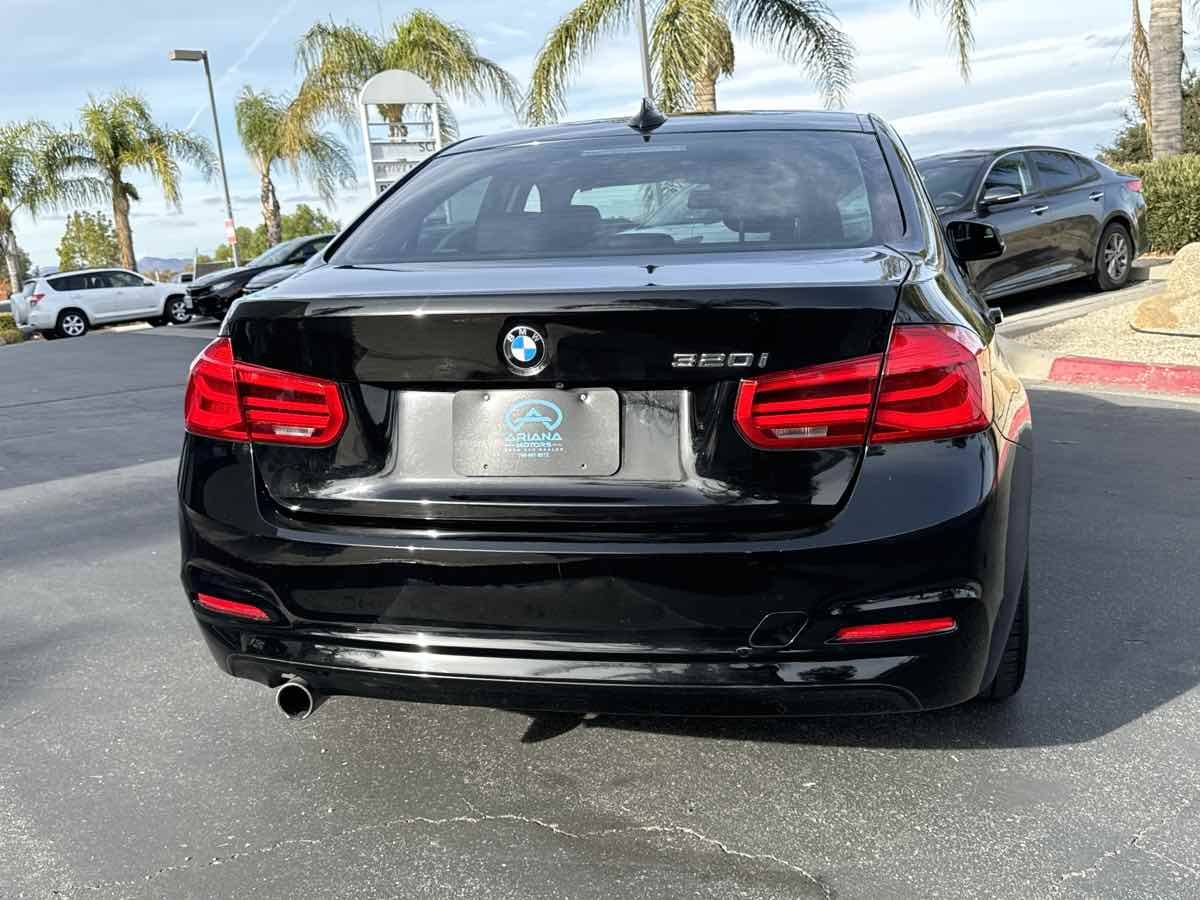 2018 BMW 3 Series 320i photo 10