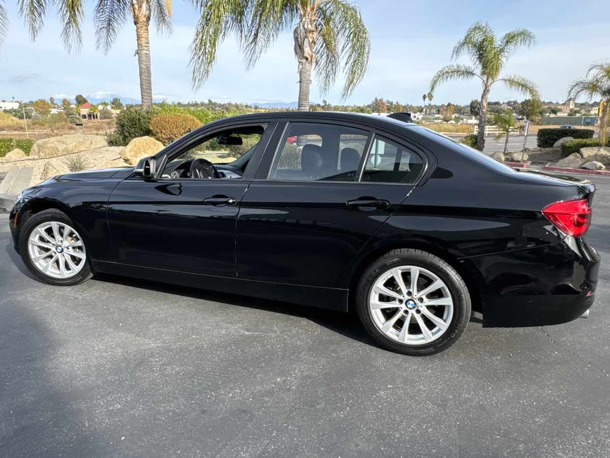 2018 BMW 3 Series 320i photo 12