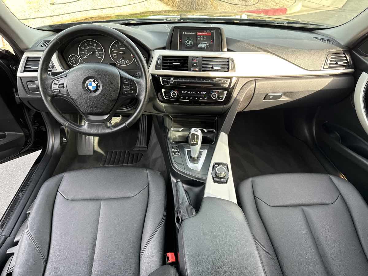 2018 BMW 3 Series 320i photo 3