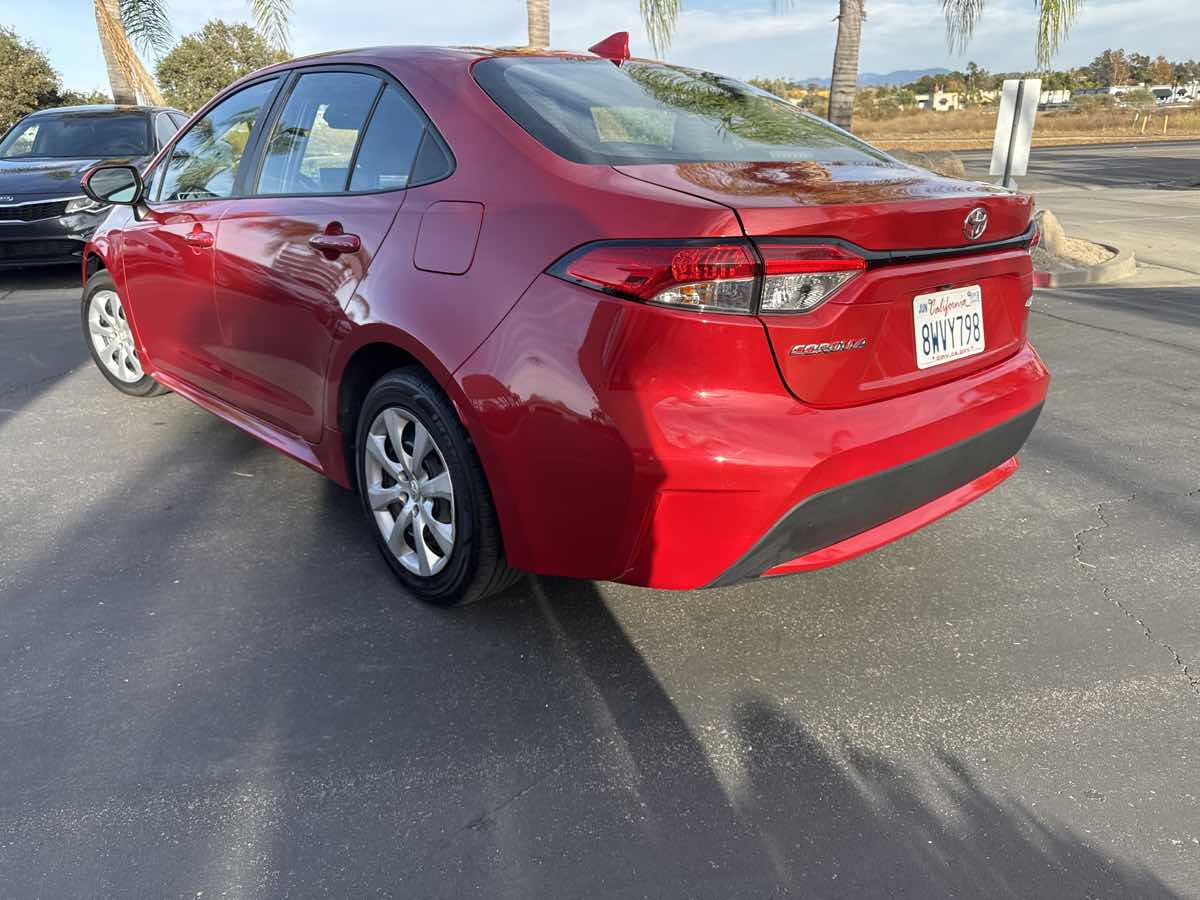 2021 Toyota Corolla LE photo 10