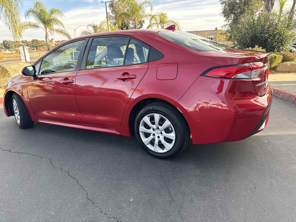 2021 Toyota Corolla LE photo 15