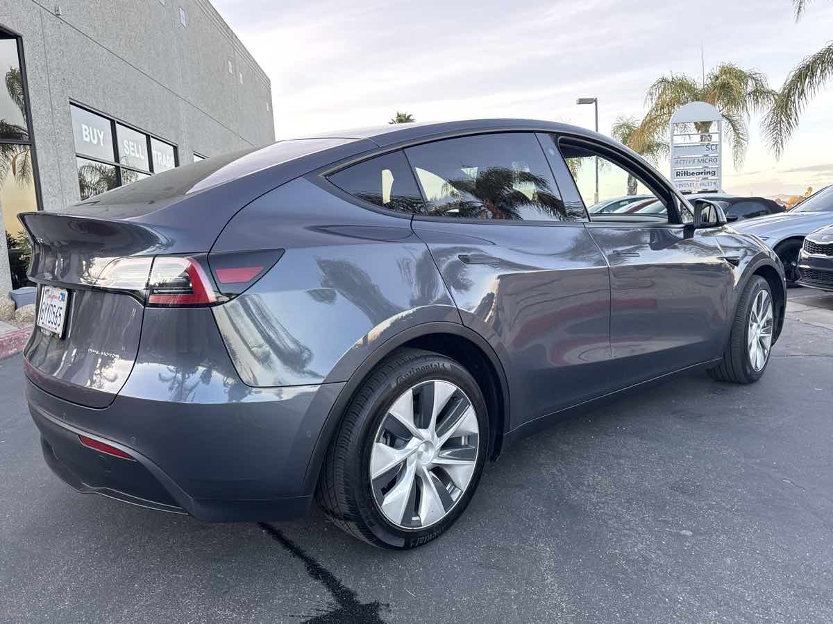 2021 Tesla Model Y Long Range photo 14