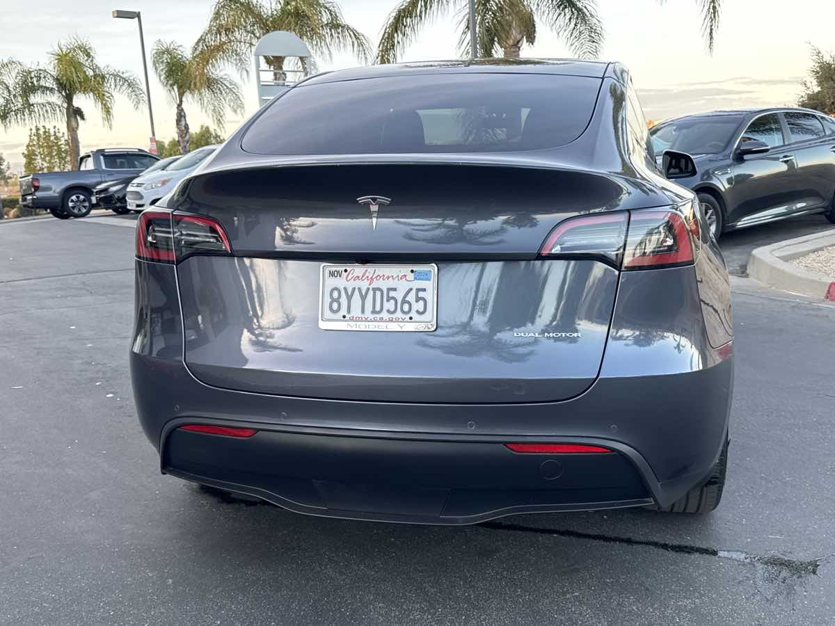 2021 Tesla Model Y Long Range photo 4