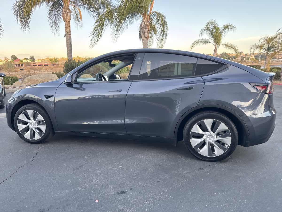 2021 Tesla Model Y Long Range photo 16