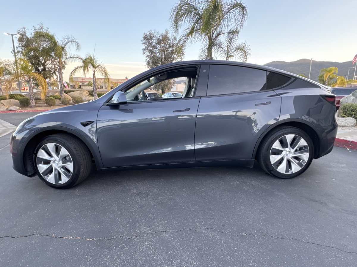 2021 Tesla Model Y Long Range photo 18