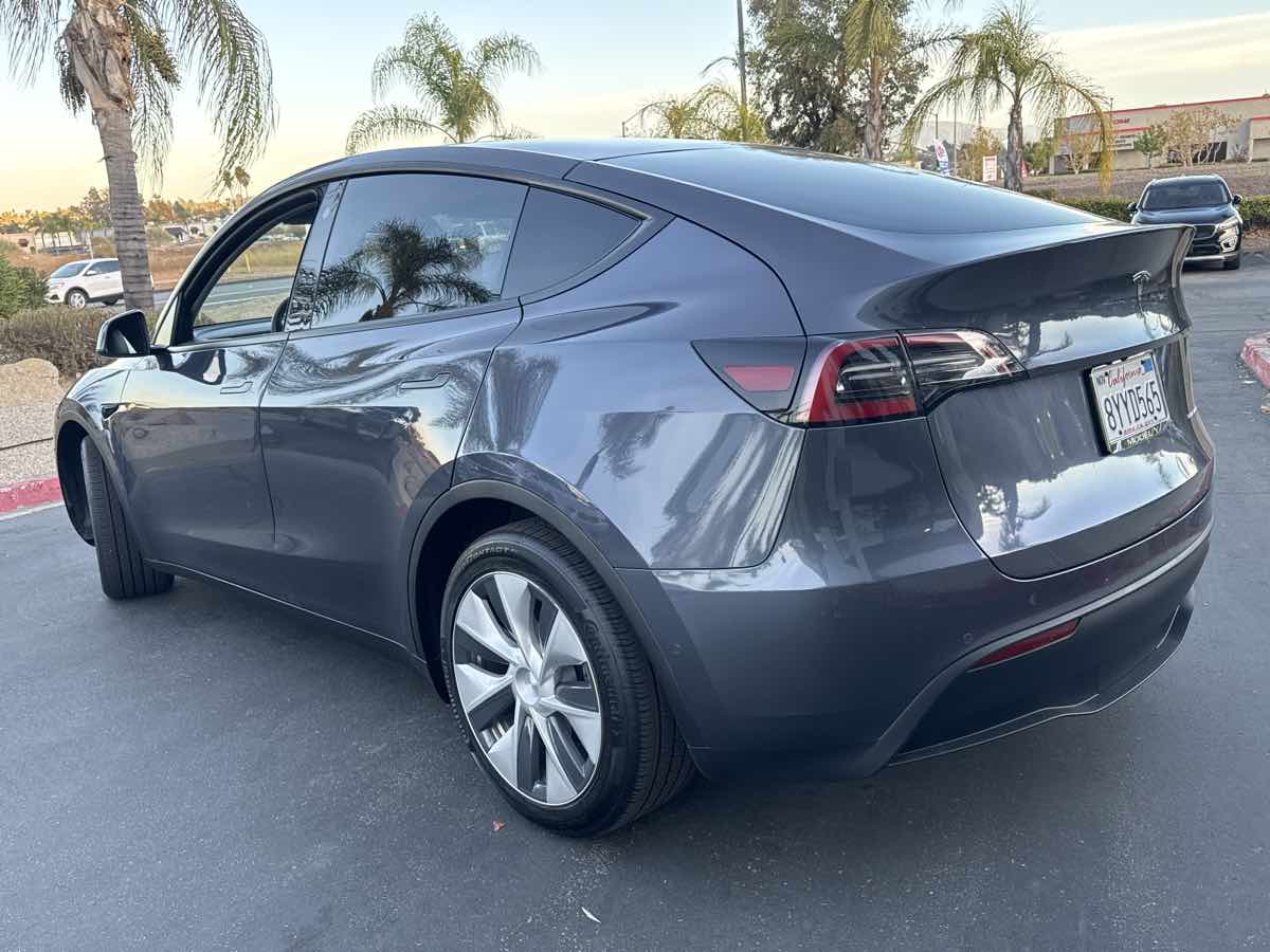 2021 Tesla Model Y Long Range photo 3