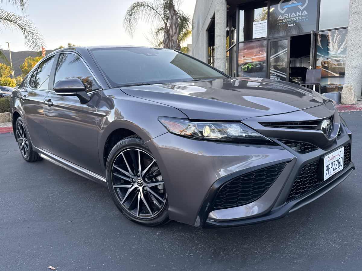 2024 Toyota Camry SE photo 8