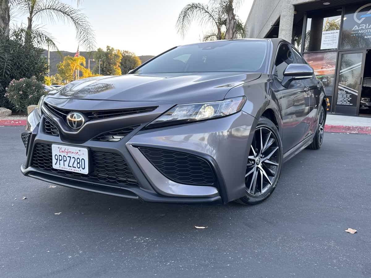 2024 Toyota Camry SE photo 2