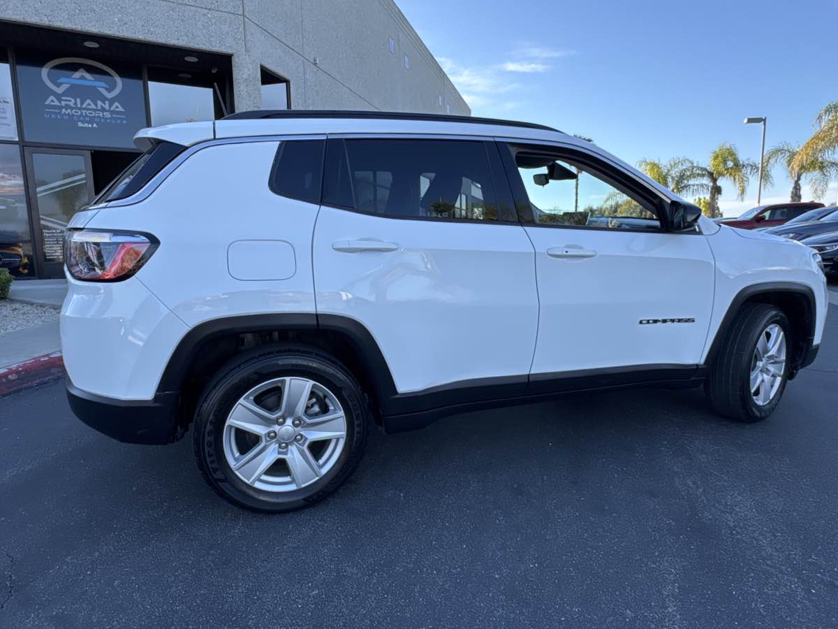 2022 Jeep Compass Latitude photo 15