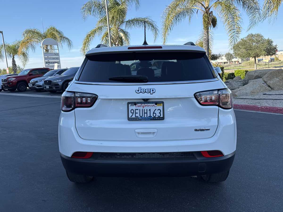 2022 Jeep Compass Latitude photo 9