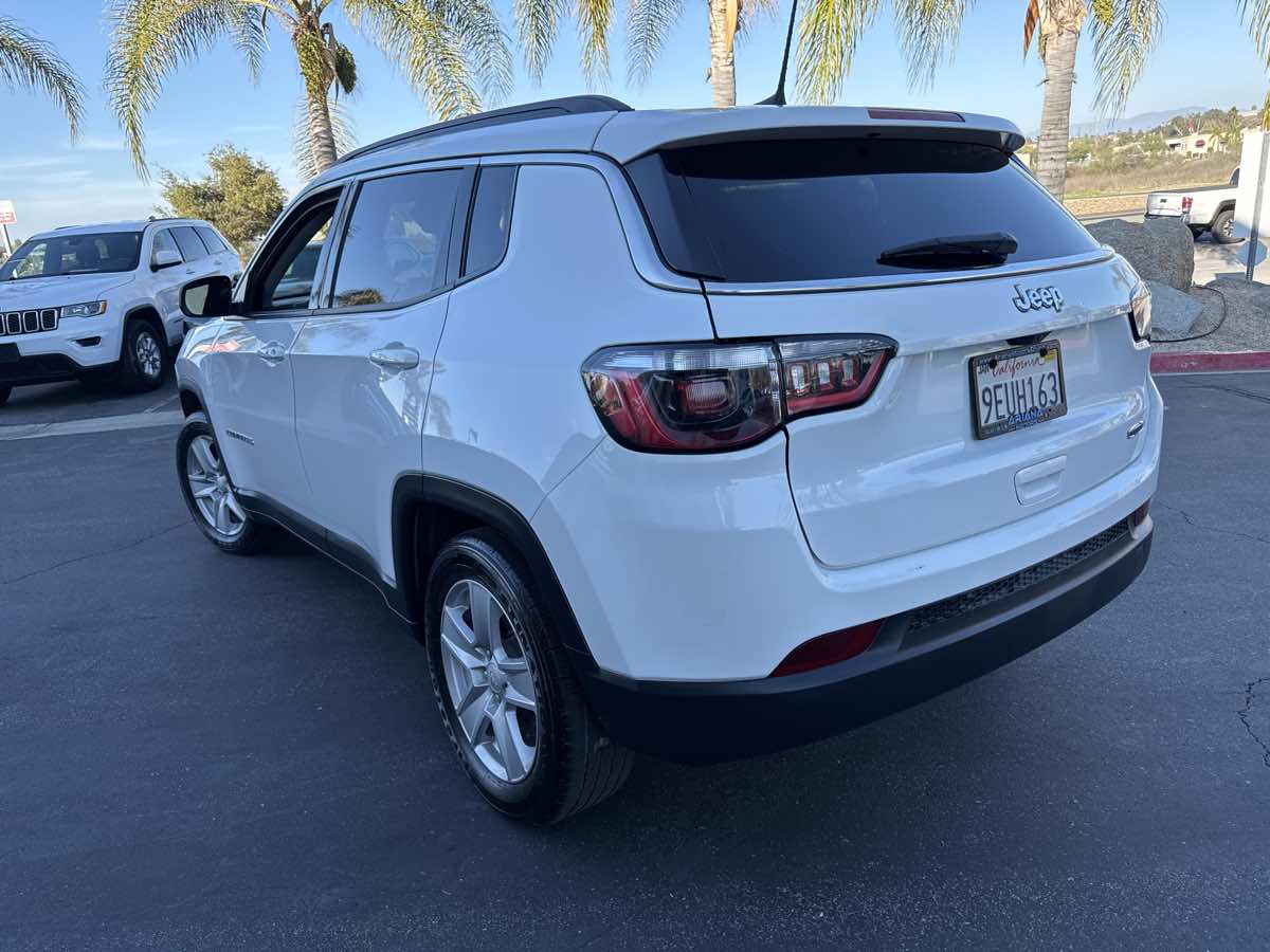 2022 Jeep Compass Latitude photo 14