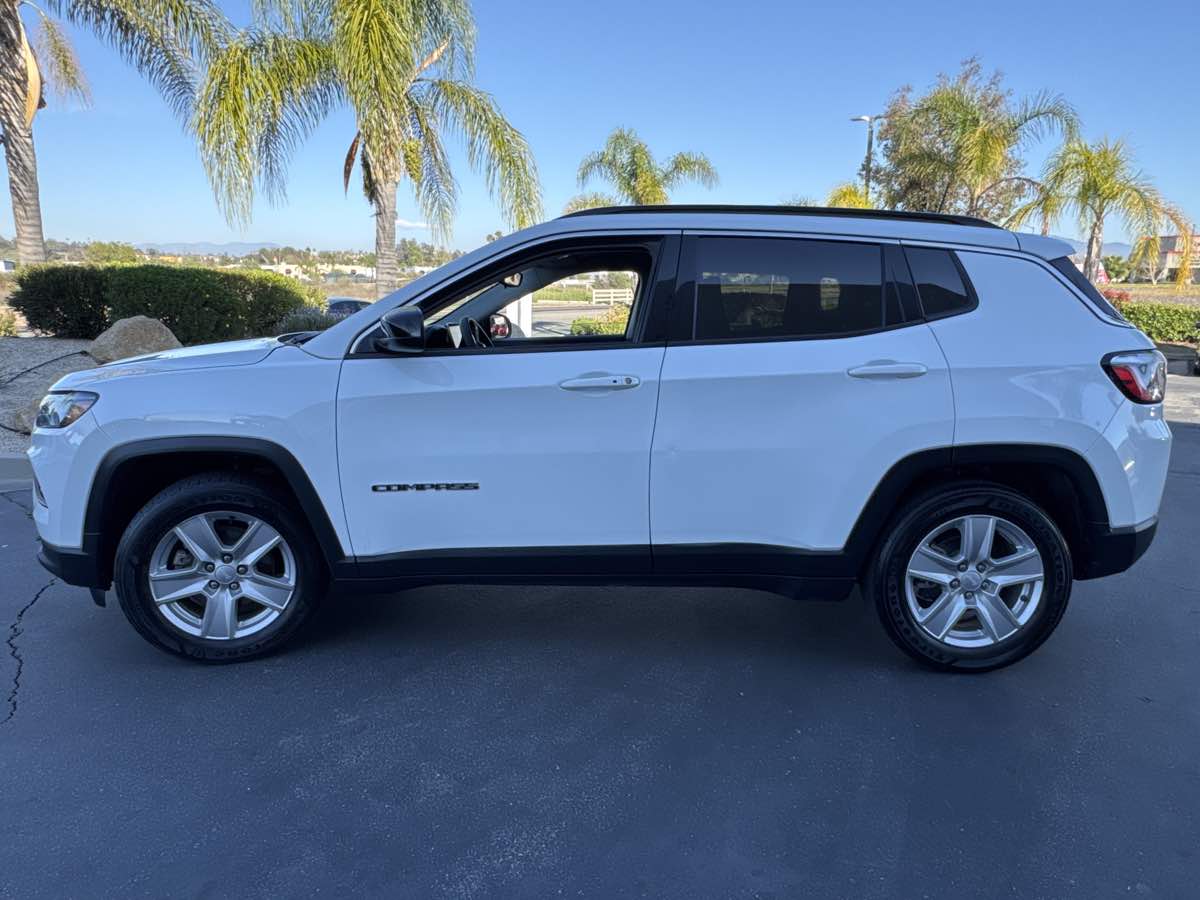 2022 Jeep Compass Latitude photo 11