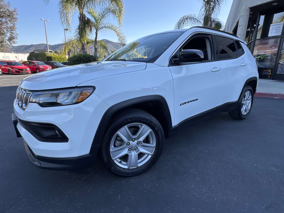 2022 Jeep Compass Latitude photo 8