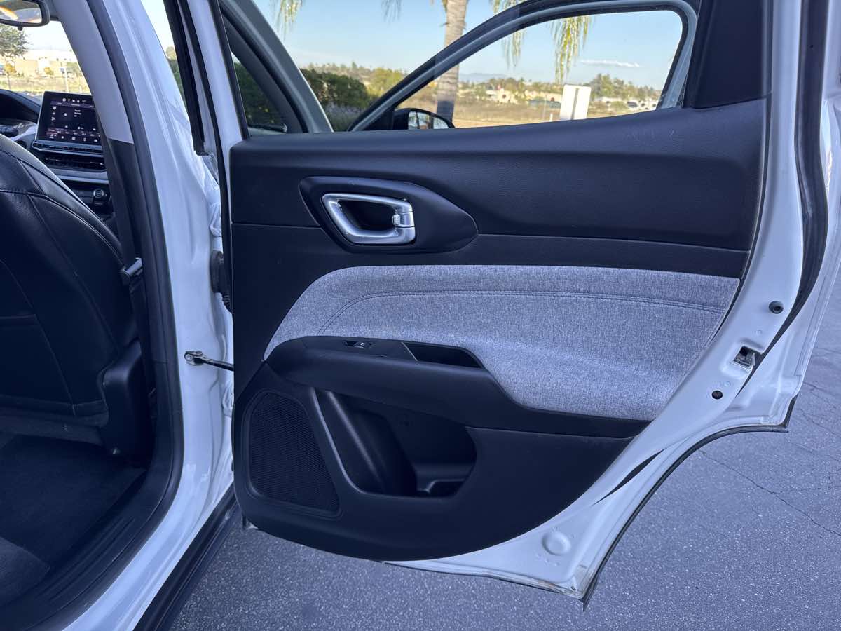 2022 Jeep Compass Latitude photo 25