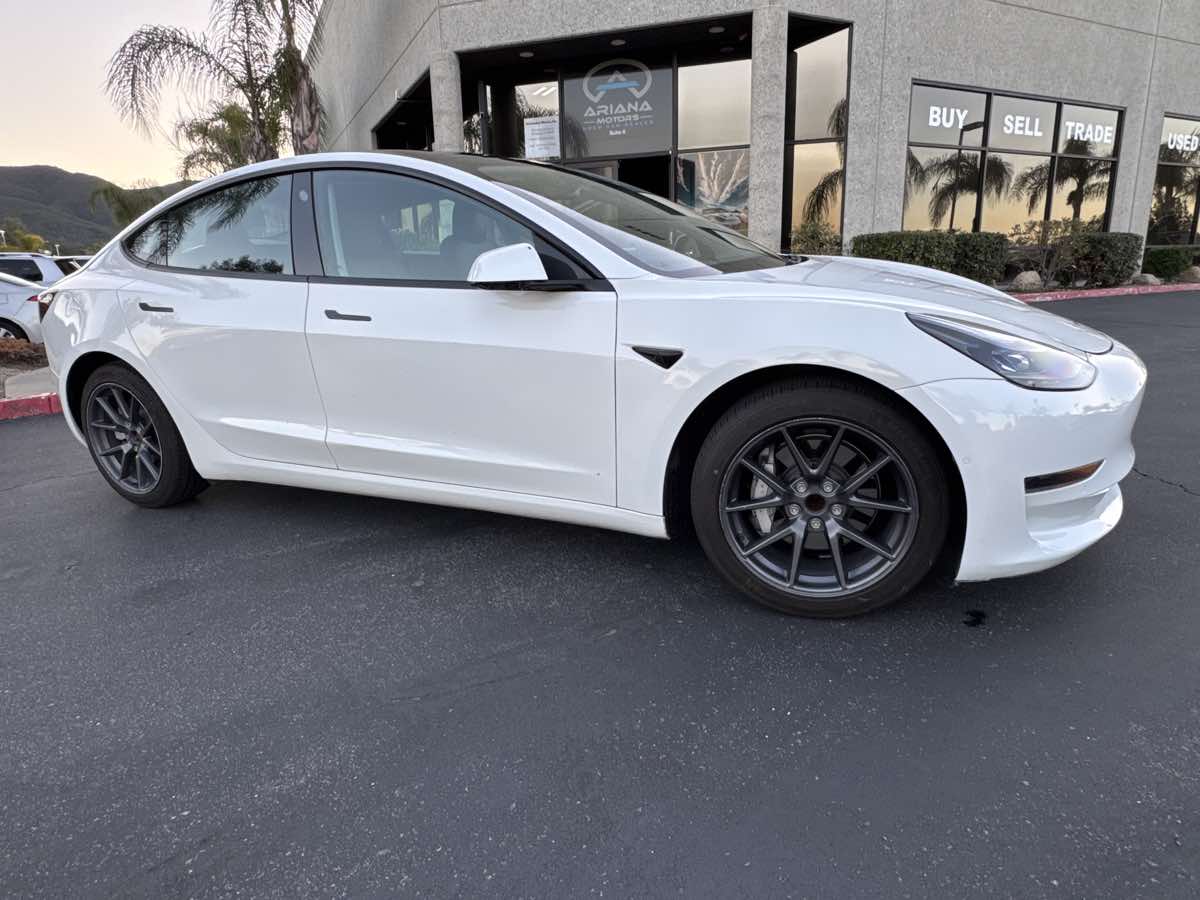 2021 Tesla Model 3 Standard Range Plus photo 14