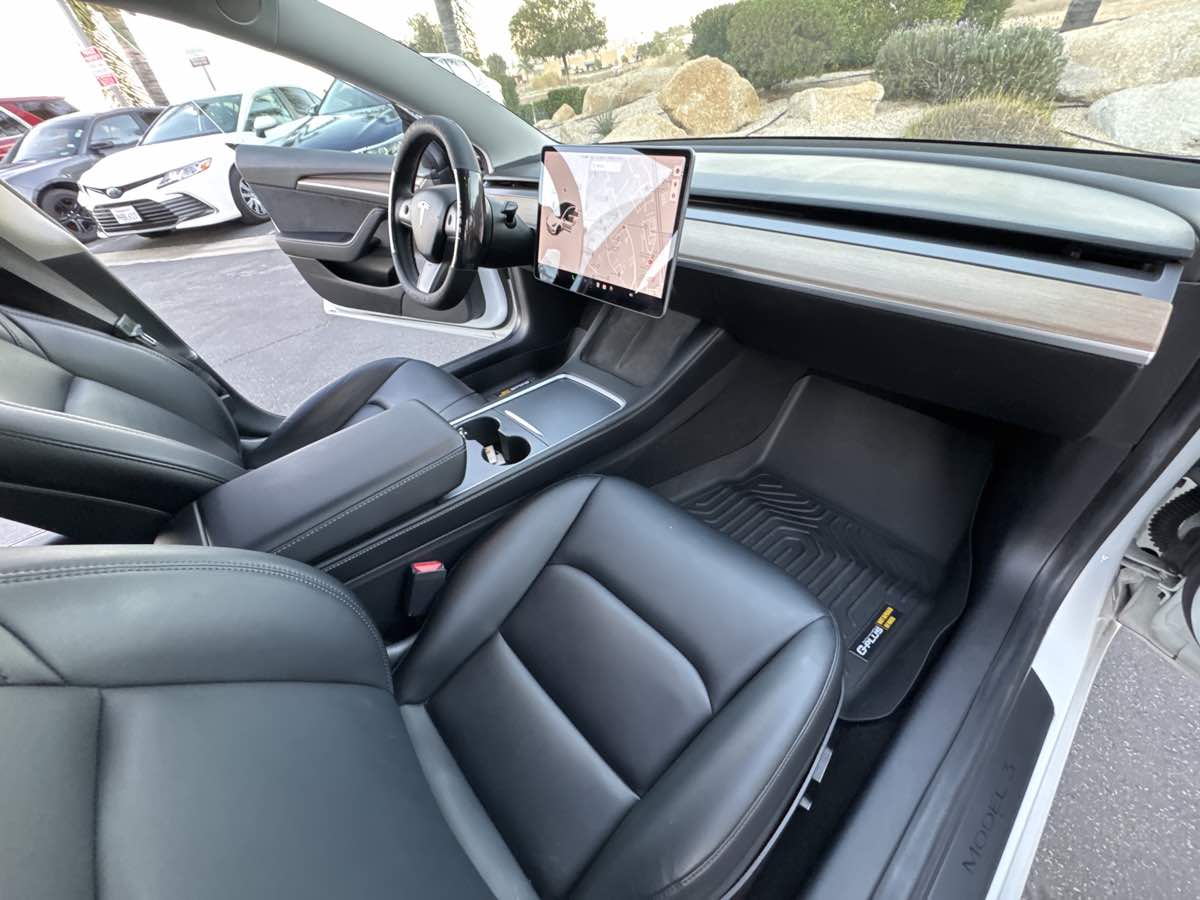 2021 Tesla Model 3 Standard Range Plus photo 17