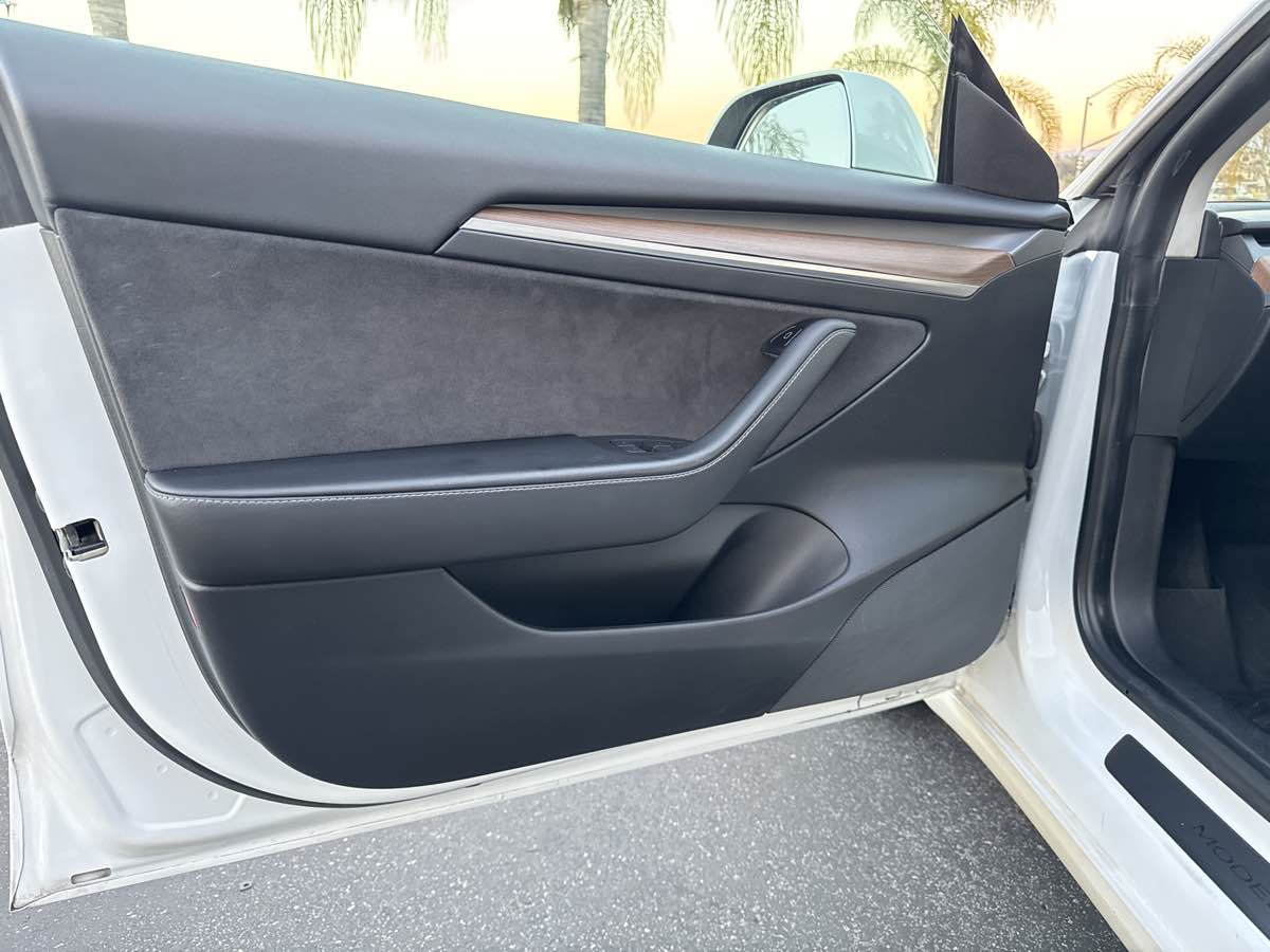 2021 Tesla Model 3 Standard Range Plus photo 23