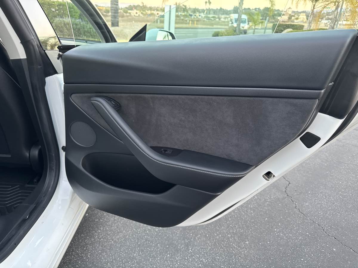 2021 Tesla Model 3 Standard Range Plus photo 26