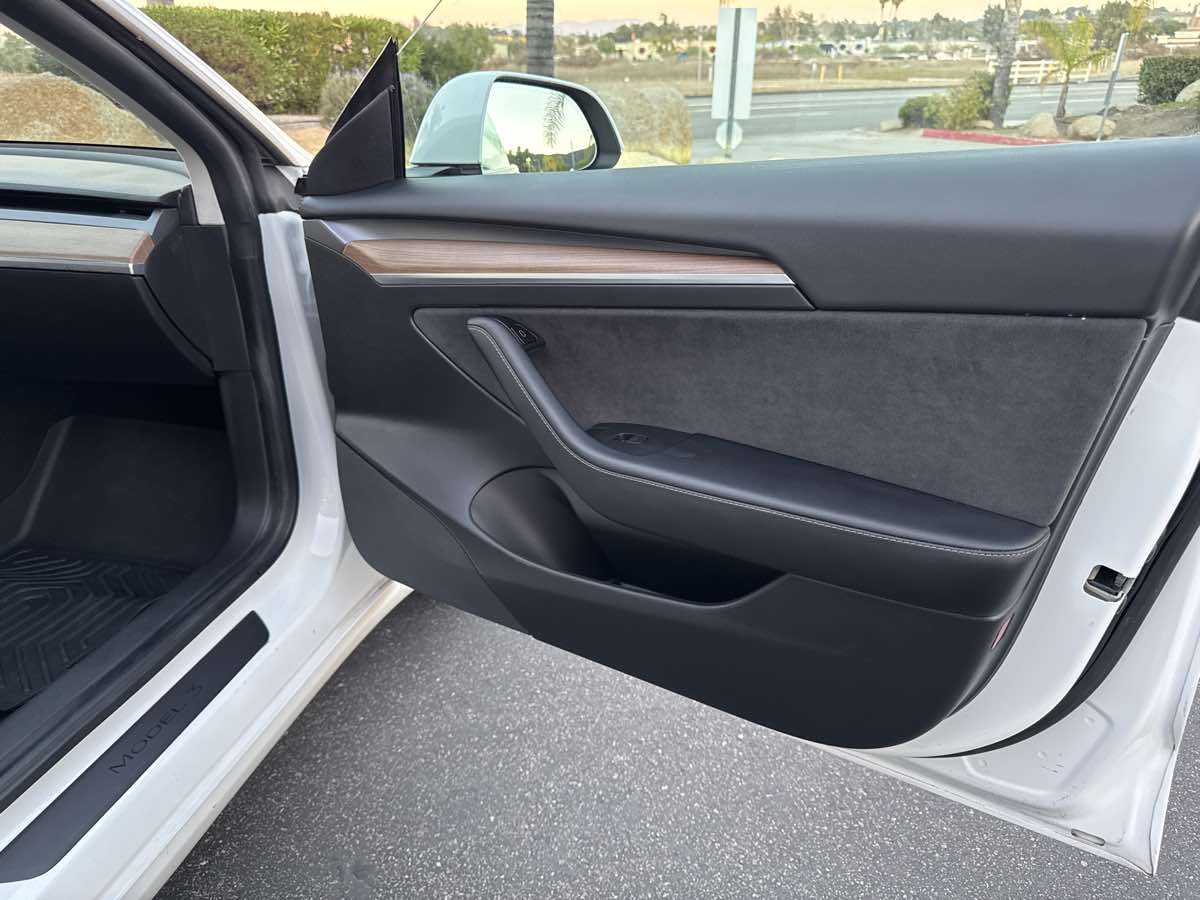 2021 Tesla Model 3 Standard Range Plus photo 27