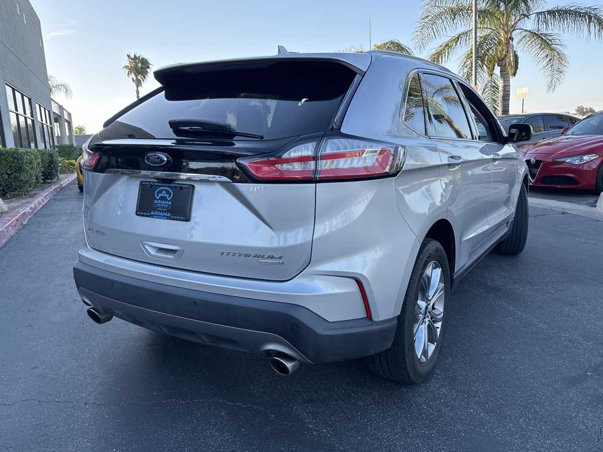 2019 Ford Edge Titanium photo 4