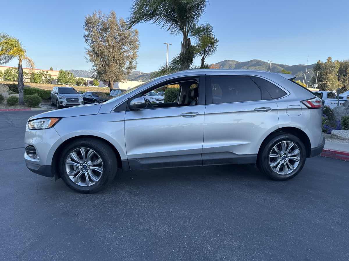 2019 Ford Edge Titanium photo 8
