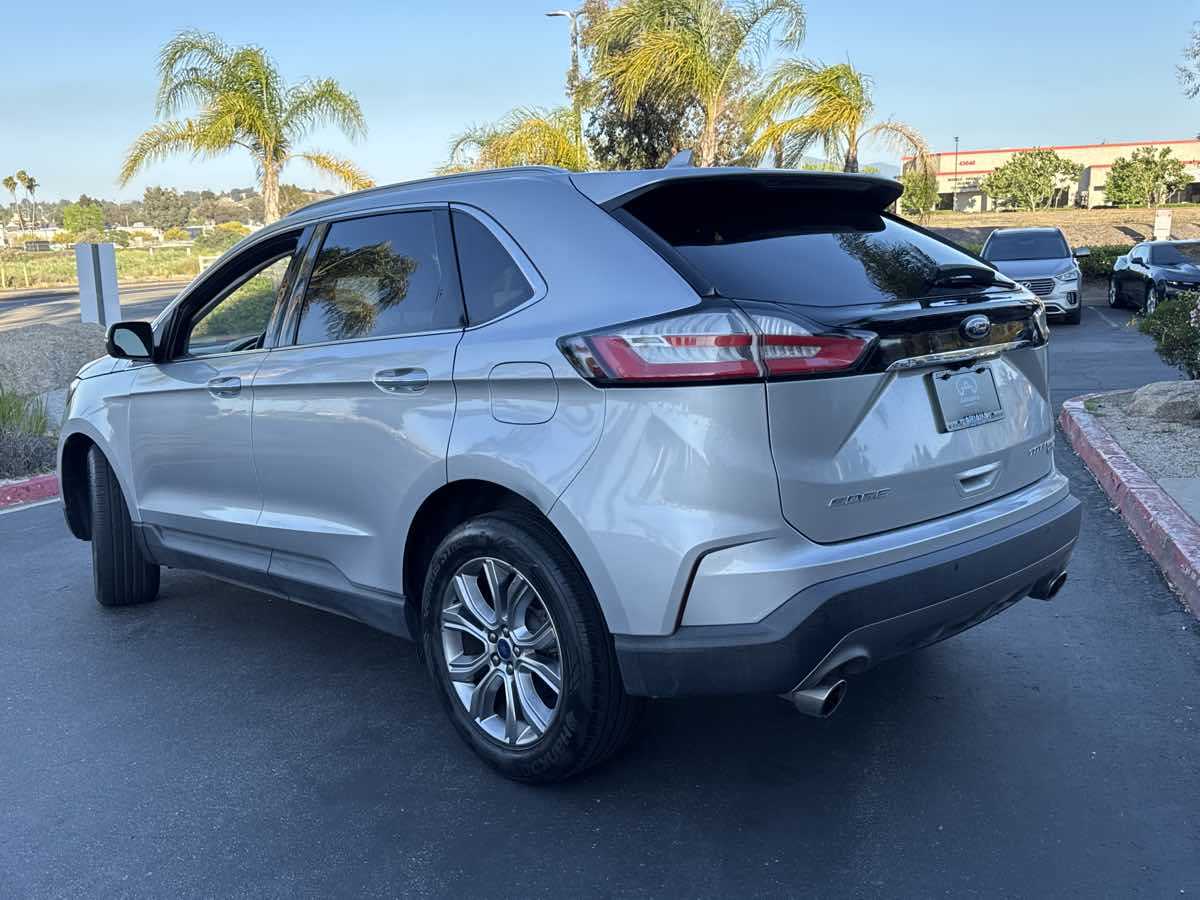 2019 Ford Edge Titanium photo 12